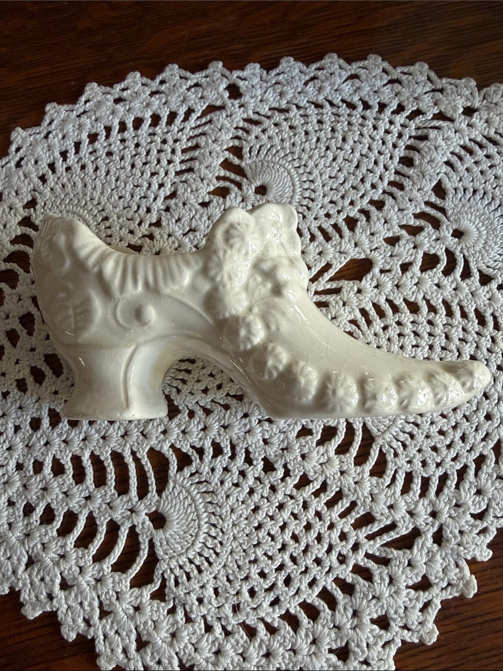 Cream Decorative Women's Heeled Shoe Figurine - Elegant Ceramic Accent - Picture 2 of 6